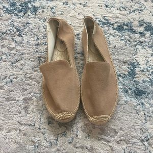 NWOT Soludos suade espadrille in tan, size 9